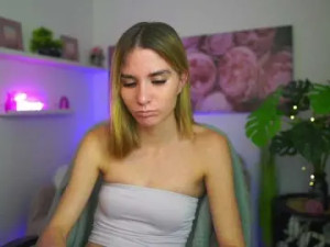 Enjoy watching the full scene named BellaYoungxXx Cam porn model from bongacams