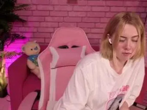 Play the hardcore scene of Noracollins Cam porn model from camsoda