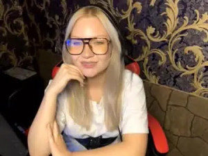 Watch this uncut clip of Ciracrickard Cam porn model from chaturbate