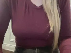 Watch this full movie named Kayla184 Cam porn model from cam4