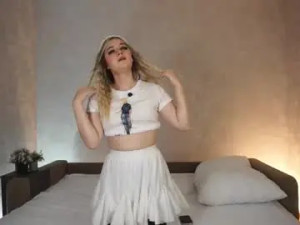 Watch the HD video called Aurorepeer Cam porn model from chaturbate