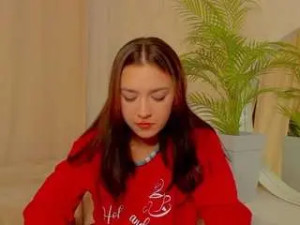 Play full scene of Maxiedyess Cam porn model from camsoda