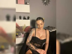 Watch this full scene called AmiraOfficialX Cam porn model from bongacams
