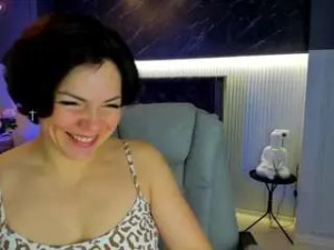 Stream the uncut movie titled Wowmaya Cam porn model from camsoda