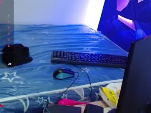 View uncensored movie named Emmasumer Cam porn model from chaturbate