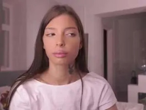 Stream this uncut scene called Kittyummy Cam porn model from camsoda