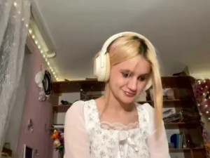 Play this uncensored video named LeilaGerveler Cam porn model from bongacams