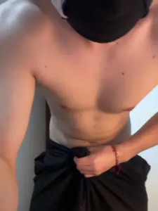 View the uncensored video of Enzo24cmm, 21 years old, male