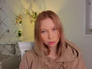 View this uncut scene named DarlenaJahncke Cam porn model from cam4