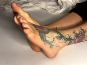 View this complete scene called Sunleonfeet Cam porn model from chaturbate