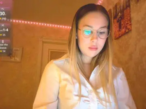 Enjoy watching this uncut scene of AlisiaBurgs Cam porn model from bongacams