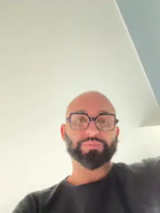 Watch the complete scene of Onitnelav94, 30 years old, male