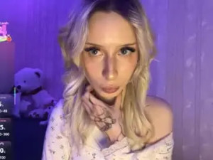 Stream the full video named Dallaspember Cam porn model from chaturbate