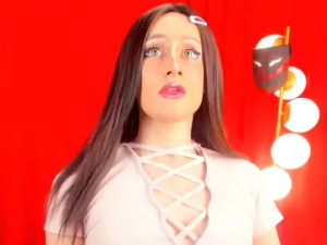 View this full scene named PaulinFarith, 26 years old, brunette hair trans