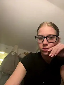 Enjoy watching this uncut scene titled RosieLovexoxx Cam porn model from stripchat