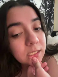 Stream uncut video named Gdbaby19 Cam porn model from cam4