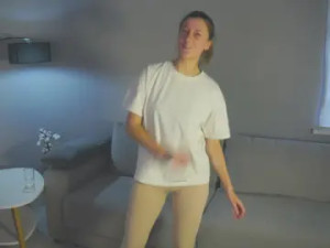 View this complete scene named DianaVereb Cam porn model from cam4