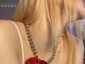 View the full movie of EleneLambie Cam porn model from cam4