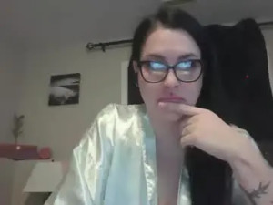 View uncut scene of Luxxxpiper Cam porn model from chaturbate