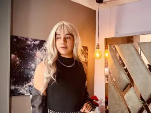 Stream this uncut scene named EisaNoir, 18 years old, blonde hair trans