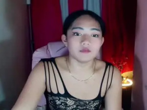 View uncensored video titled hotlilly18, trans