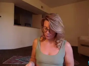 Stream this uncensored clip of goddesslailadelight, 36 years old, trans