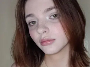 View this uncensored clip of LetoriaNotley, 18 years old, brown hair trans