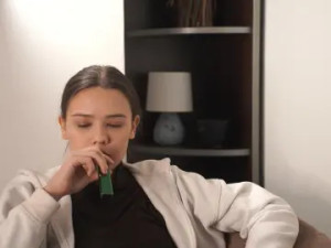 View this hardcore clip titled HanhGambee Cam porn model from cam4