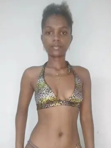 Play uncut scene named Sydonie974 Cam porn model from cam4