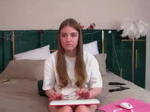 Stream this uncut clip titled Sofiasarvain Cam porn model from chaturbate