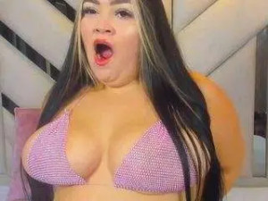 Enjoy watching uncut scene of Sarasanchezz Cam porn model from camsoda