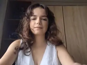 Play the full video called Lonniegoldrup Cam porn model from chaturbate