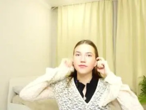 View the uncut video of Doranadler Cam porn model from chaturbate