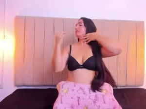 Stream the HD scene of Mon_cerrat Cam porn model from chaturbate