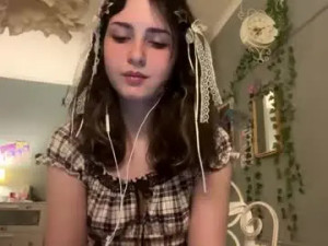 Enjoy watching the uncensored scene called Hedwiggrossberg Cam porn model from chaturbate