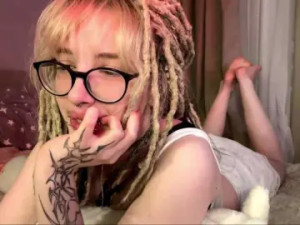 Watch uncensored clip called MerleneRoos Cam porn model from bongacams