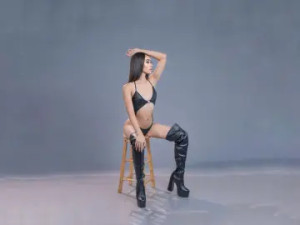 Enjoy watching uncut video of PerryPerezz, 24 years old, brunette hair trans