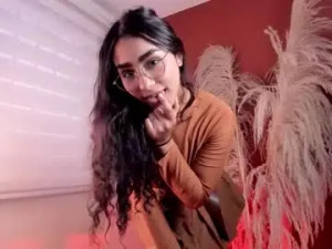 Enjoy watching the HD scene named Scarlett25__ Cam porn model from chaturbate