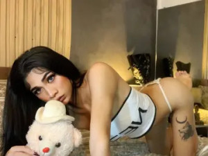 Stream uncensored video of NathalieLee, 23 years old, brunette hair trans