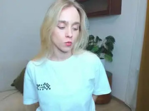 Play the uncensored video called Pinkyskyy Cam porn model from chaturbate