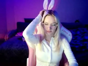 Watch complete scene of Honey_bold Cam porn model from chaturbate