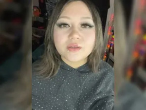 Play this uncut movie of Gloomybxbe Cam porn model from bongacams