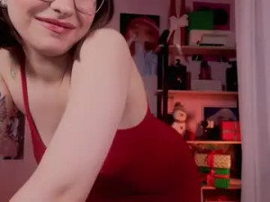 View HD scene titled Hi_evie Cam porn model from chaturbate