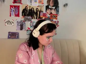 Stream this HD movie named Tracylilith Cam porn model from chaturbate