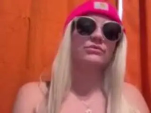 View this complete movie of Lizzyanonymous Cam porn model from camsoda