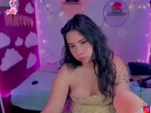 Play uncut movie of Kiki_cavilll Cam porn model from chaturbate