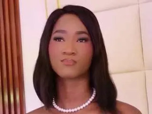 Play the complete movie called Reginadenver Cam porn model from camsoda