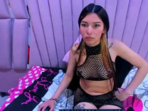 Stream this HD clip named Burbujapink Cam porn model from bongacams