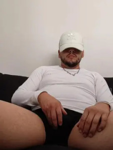 Play the complete video called Trebol69, 31 years old, male