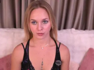 Watch this complete clip of Miravine Cam porn model from bongacams